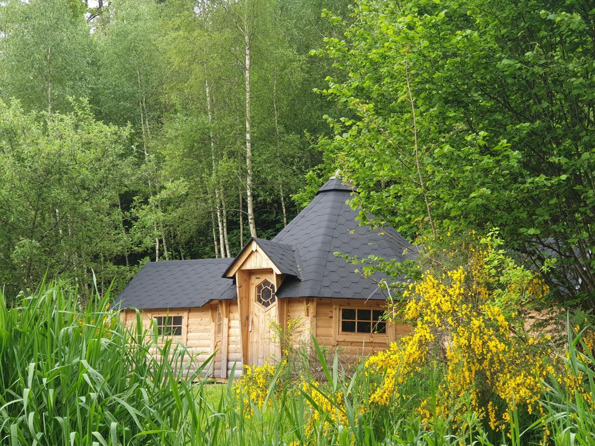 Отель White Wood Kota Nonville Экстерьер фото
